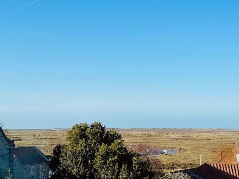 New! Blakeney. Harbour View Блейкни Экстерьер фото