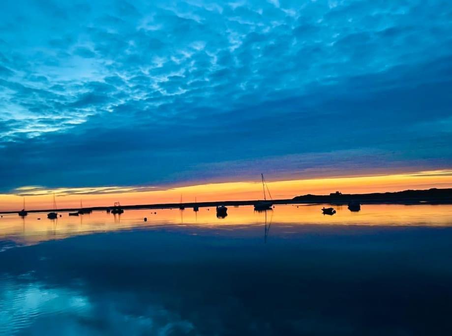 New! Blakeney. Harbour View Блейкни Экстерьер фото